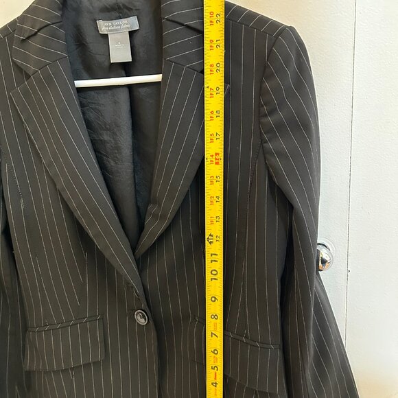 Ann Taylor Pin-Striped, Black Blazer, Sz 6 - Picture 9 of 9